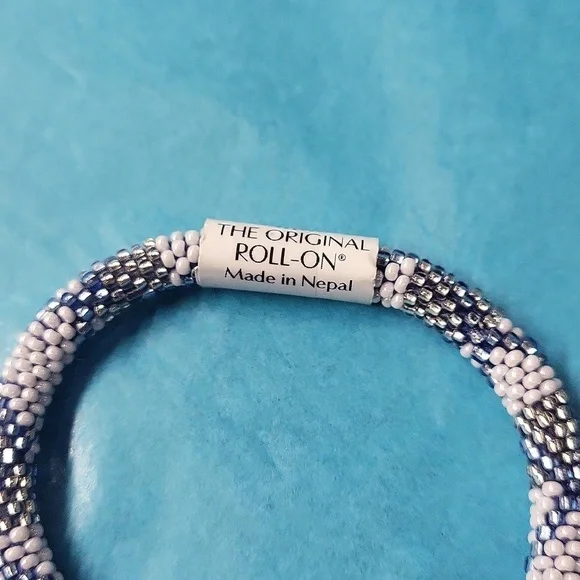 6 bracelets - Picture 7 of 8